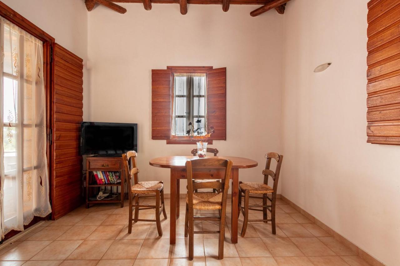 Porto Kalamitsi Stone-Built Bungalows Kardamyli Exterior photo